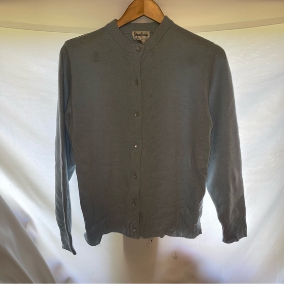 Women's Neiman Marcus 100% Cashmere Button Down Cardigan Sweater Size M - Picture 2 of 8